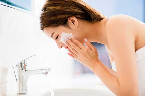 El Tratamiento de peroxido de benzoilo es uno de los primeros para tratar el acne.